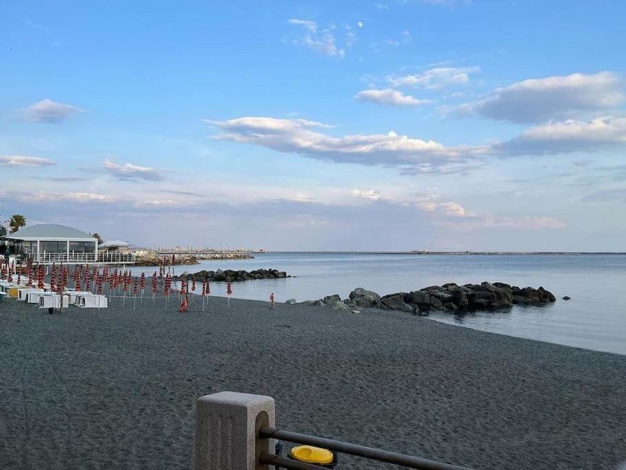 Brezza Marina 3021 Appartement Genua Buitenkant foto